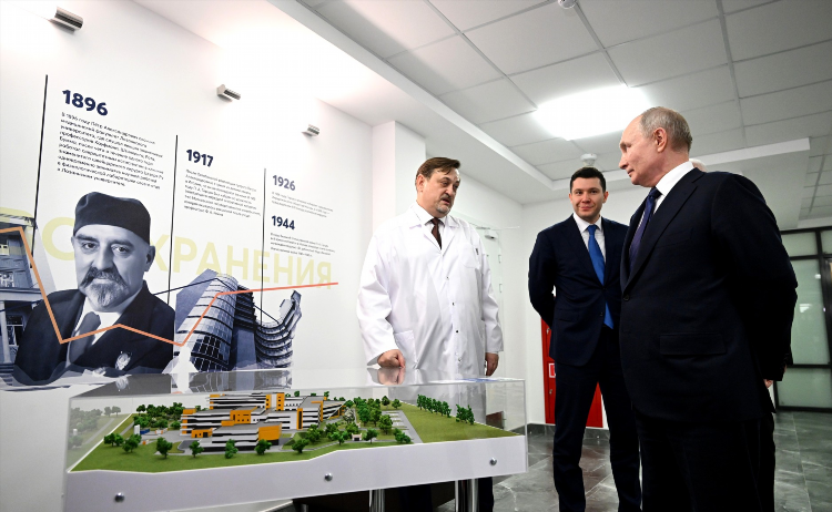 Калининград время с москвой